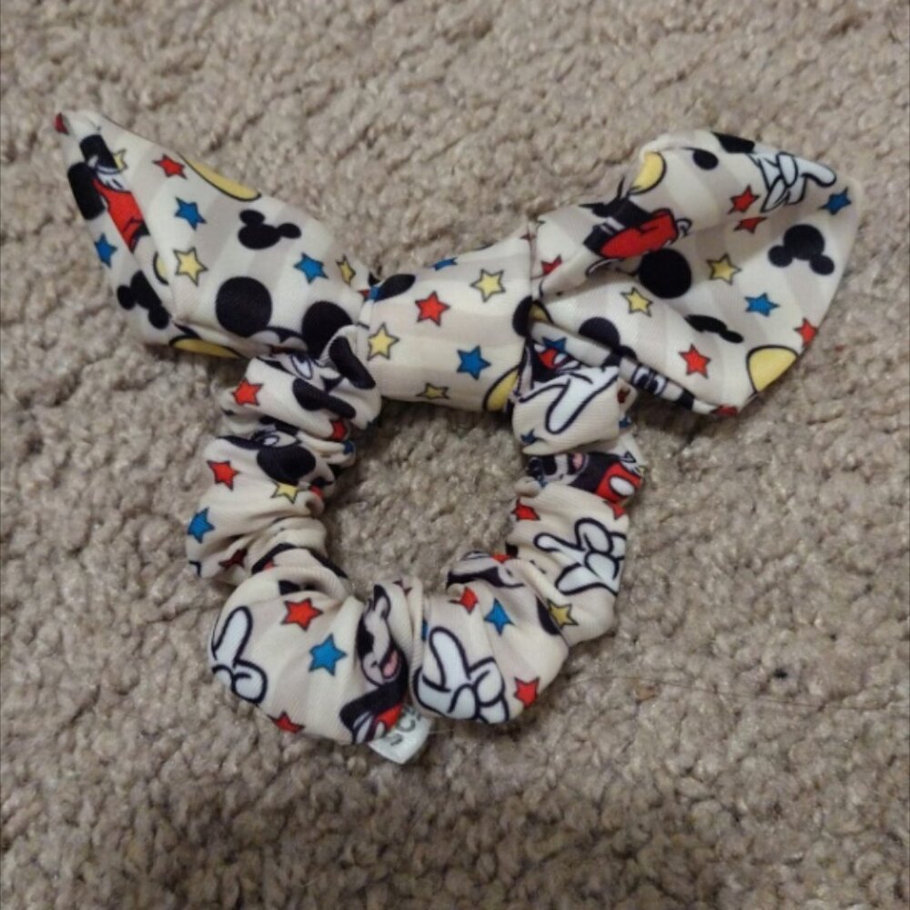 ✖️ SOLD ✖️ Stoney Clover Lane Disney Mickey + Friends scrunchie "yours truly"